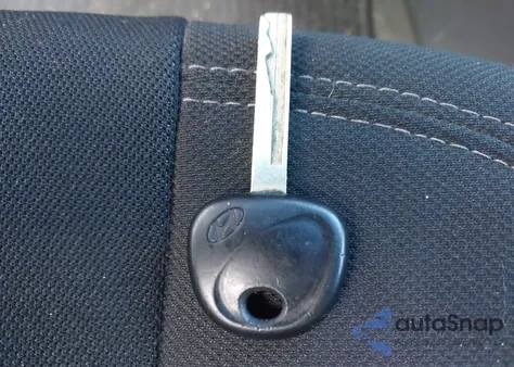 2012 Hyundai Veloster Base W/Gray z USA, uszkodzony, nr VIN KMHTC6AD7CU074338